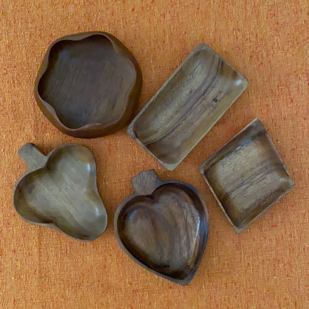 VINTAGE Set of 5 Wooden Dishes/Bowl